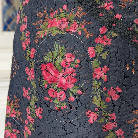 Vintage 1970s Black Lace Maxi Slip Dress with Pink Floral Print - Picture 7 of 12
